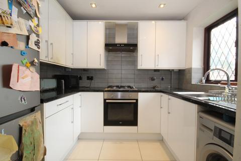 2 bedroom terraced house for sale, Lyric Drive, Greenford, Middlesex UB6