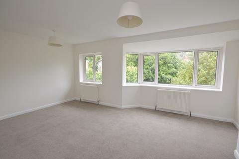 2 bedroom maisonette for sale, York Way, Chessington, Surrey. KT9