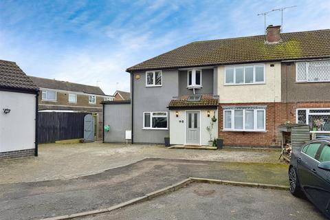 4 bedroom semi-detached house for sale, Elmhirst Road, Lutterworth LE17