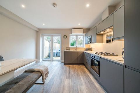101a Charlock Way, Guildford, GU1 1XY