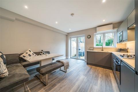 101a Charlock Way, Guildford, GU1 1XY