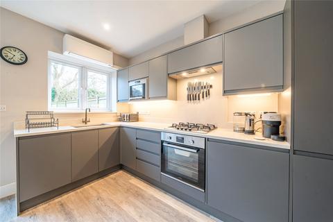 101a Charlock Way, Guildford, GU1 1XY