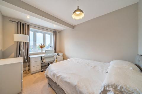 101a Charlock Way, Guildford, GU1 1XY