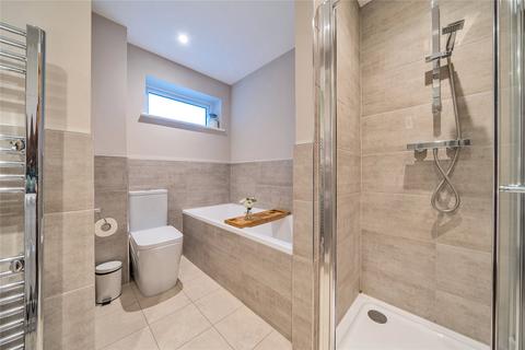 101a Charlock Way, Guildford, GU1 1XY