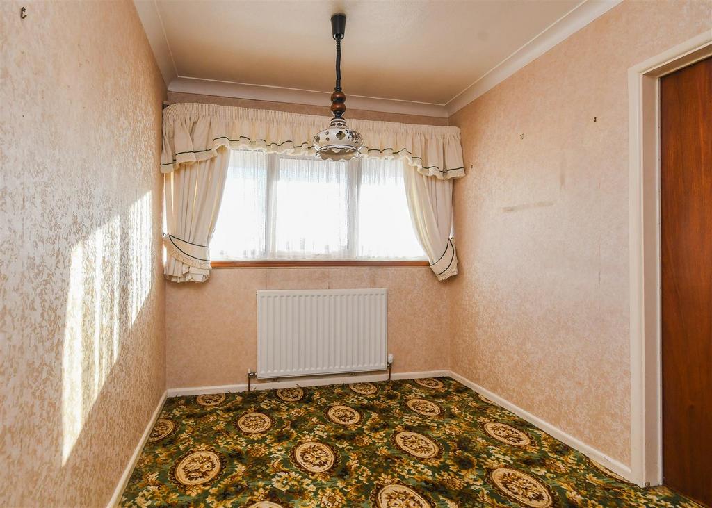 9 Balmoral Drive - Dining Area.jpg