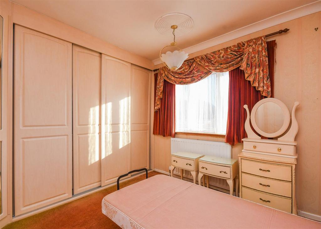 9 Balmoral Drive - Bedroom 2.jpg