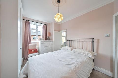 2 bedroom maisonette for sale, Robinson Road, Colliers Wood