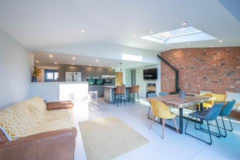 8 Mile End, Tanworth In Arden, Solihull, B94 5AG