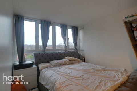 1 bedroom flat for sale, Baldry Gardens, London