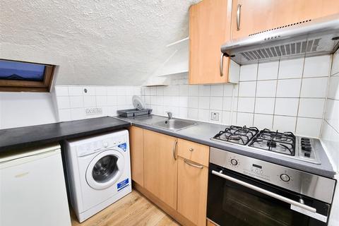 1 bedroom in a house share to rent, Cameron Road, Croydon