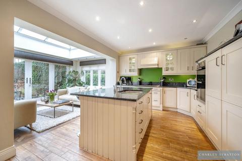 4 bedroom detached house for sale, Heath Drive, Gidea Park