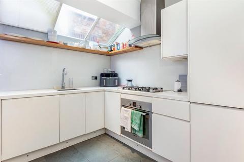 2 bedroom flat for sale, Stephendale Road, London, SW6