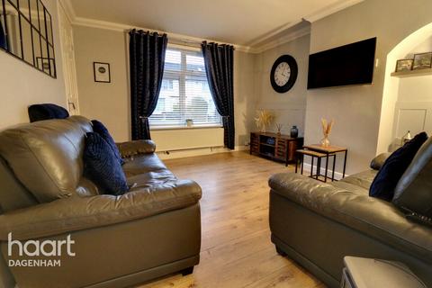 2 bedroom end of terrace house for sale, Dorothy Gardens, Dagenham