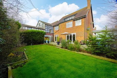 5 bedroom detached house for sale, Leigh-on-sea SS9