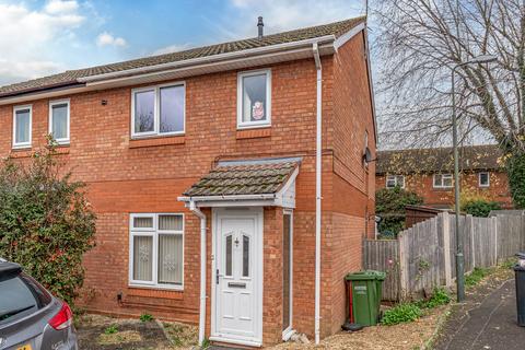 3 bedroom semi-detached house to rent, Alder Grove, Evesham, Worcestershire, WR11