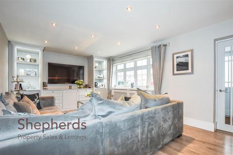 4 bedroom detached house for sale, Benford Road, Hoddesdon EN11