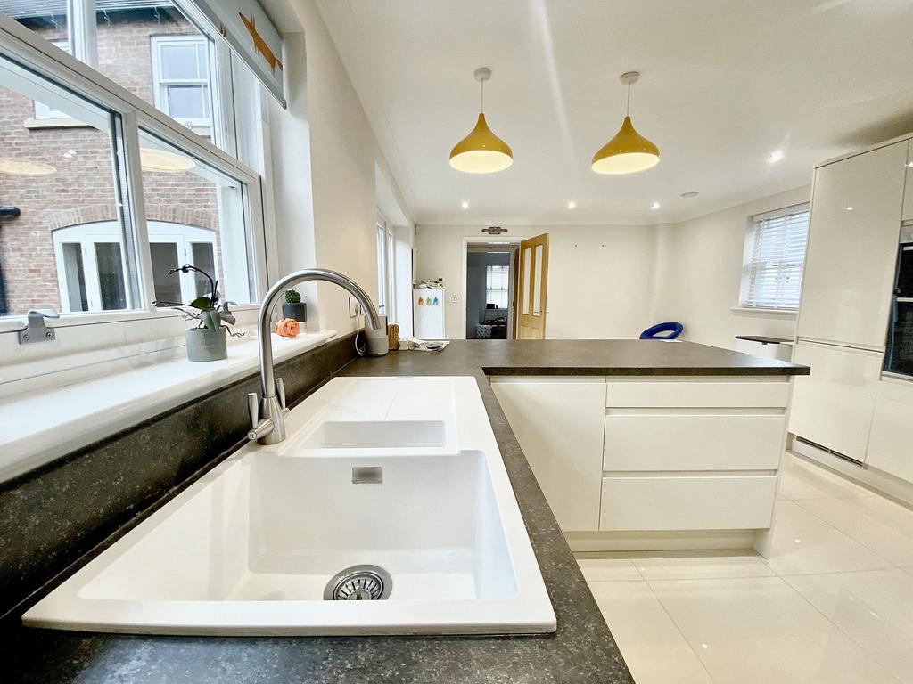 Kitchen to Diner