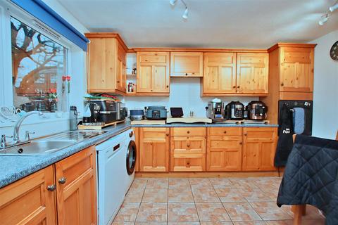 7 Hackney Close, Borehamwood, WD6 2SL
