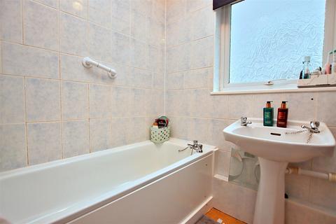 7 Hackney Close, Borehamwood, WD6 2SL