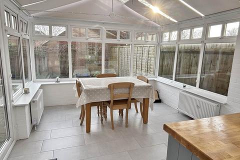 14 Aubrey Close, Marlborough, SN8 1TS