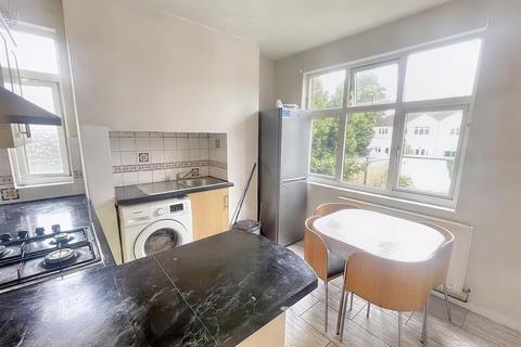 2 bedroom flat to rent, Napier Road, Wembley