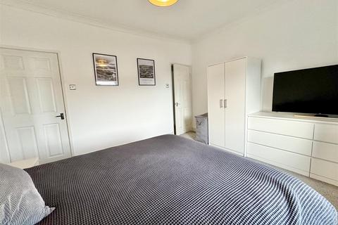127 Greenside, Mapplewell, Barnsley, S75 6AX