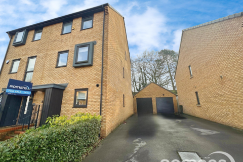 34 Divot Way, Basingstoke, RG24 9YE