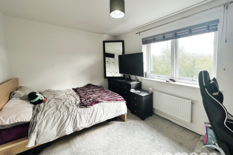 34 Divot Way, Basingstoke, RG24 9YE