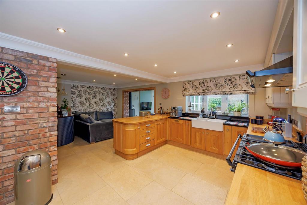 Kitchen 3 1 N9 A2647.jpg