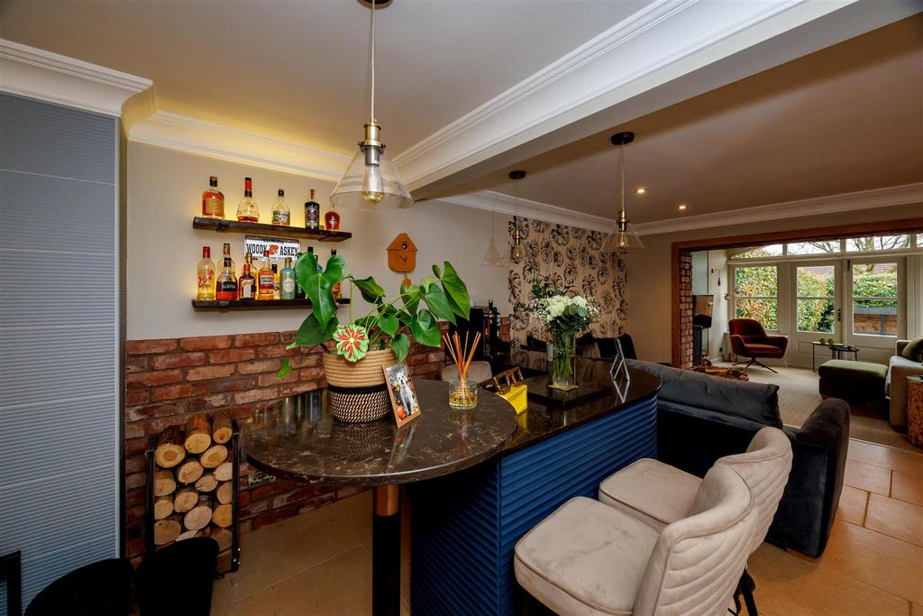 Lounge bar 1 less lights 1 N9 A2608.jpg