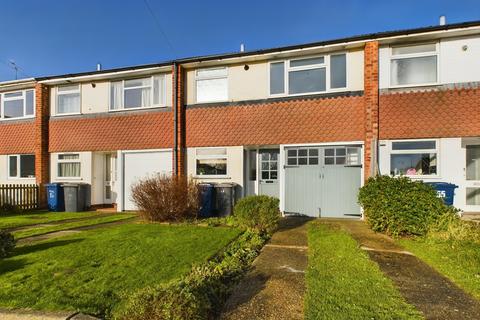 3 bedroom terraced house for sale, Cliveden Close, Cambridge