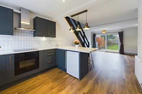 53 Cliveden Close, Cambridge, CB4 3LX