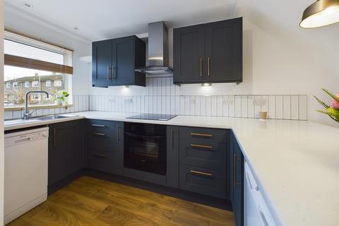 53 Cliveden Close, Cambridge, CB4 3LX