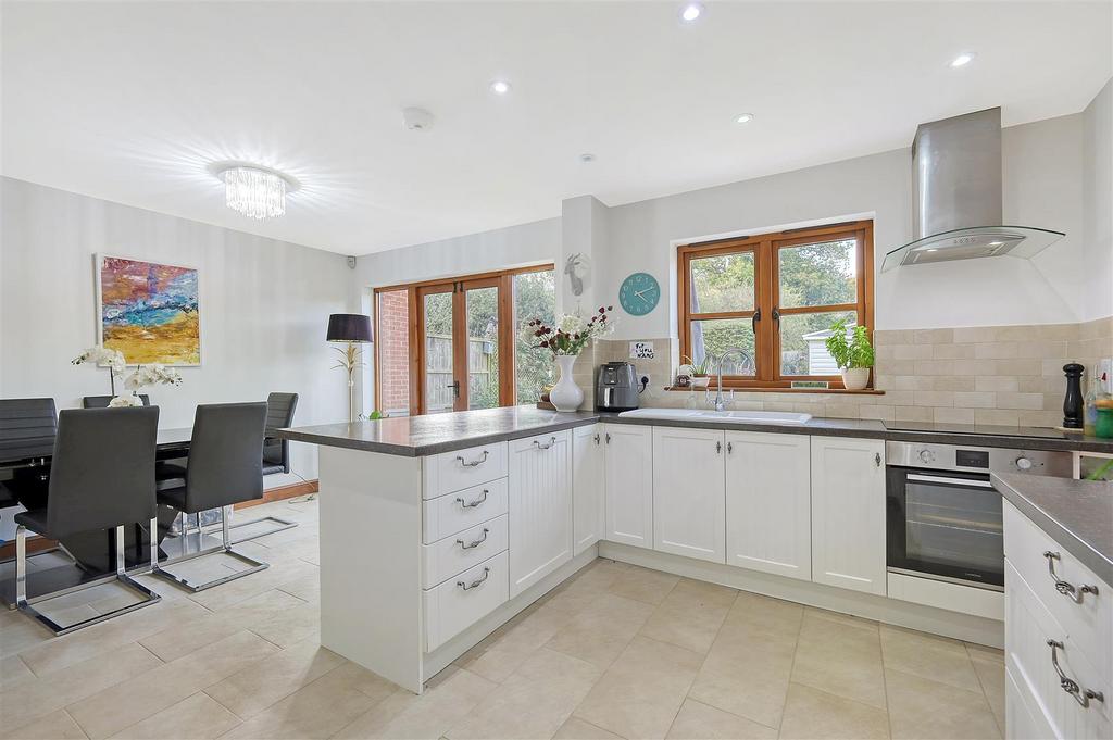 Superb kitchen / diner