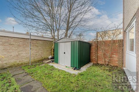 16 Agricola Place, Enfield, EN1 1DW