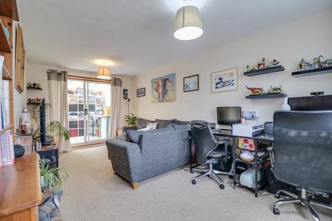 3 bedroom terraced house for sale, Kingsclere Avenue, Weston