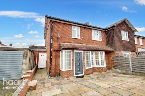 4 bedroom end of terrace house for sale, Saxon Avenue, Feltham