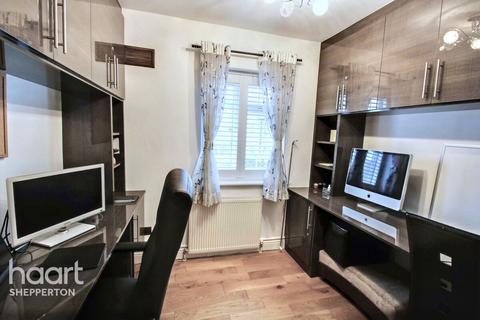 4 bedroom end of terrace house for sale, Saxon Avenue, Feltham