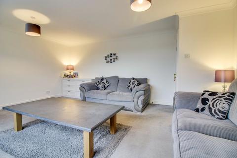 2 bedroom flat for sale, Moseley Wood Drive, Cookridge, Leeds, West Yorkshire, LS16