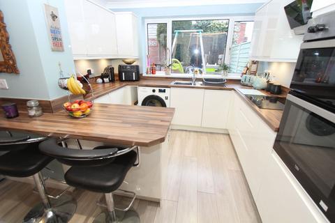 3 bedroom semi-detached house for sale, Lawnsdown Road, Brierley Hill DY5