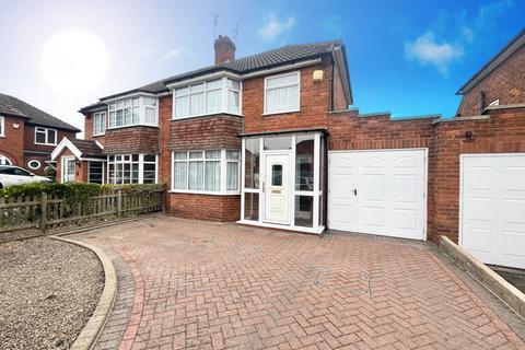 3 bedroom semi-detached house for sale, Woodfield Avenue, Brierley Hill DY5