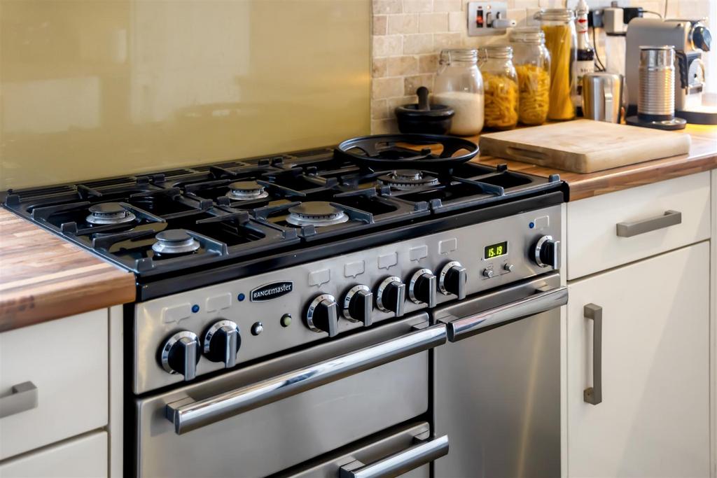 Navarino Road, 15-028(1).jpg