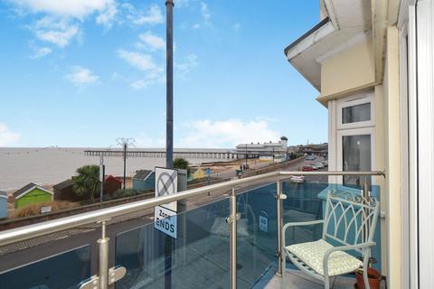 2 bedroom apartment for sale, Undercliff Road West, Felixstowe, Suffolk, IP11