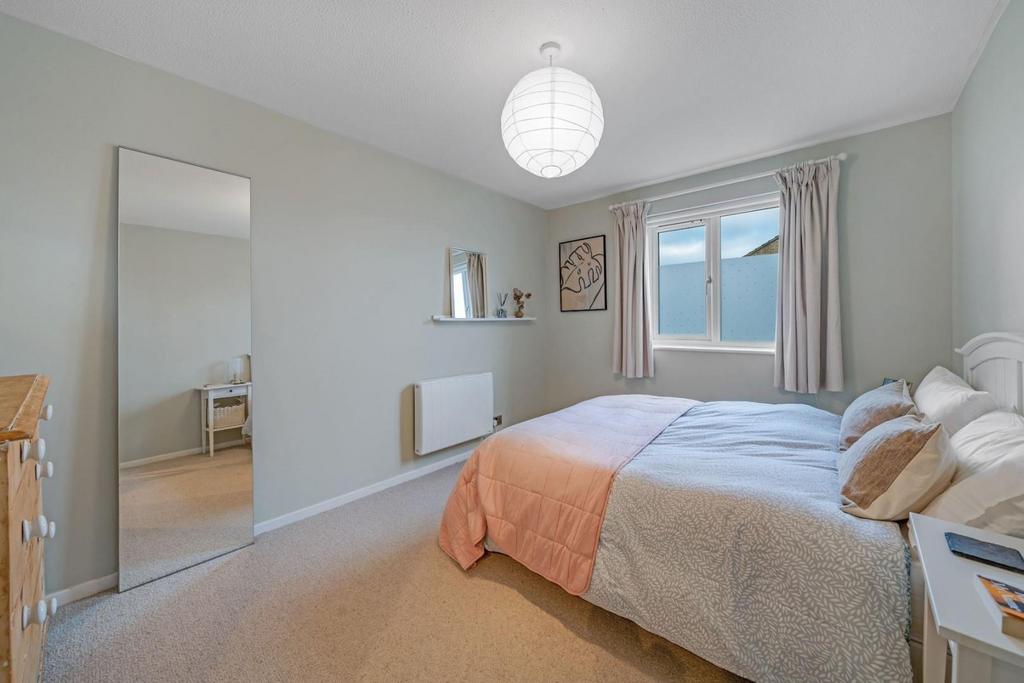 12-e2de81909 - Prop WPen - NS - 2 Ashurst Close SE2