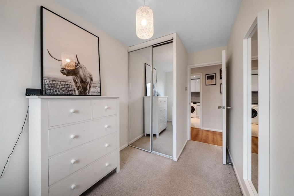 11-065181909 - Prop WPen - NS - 2 Ashurst Close SE2
