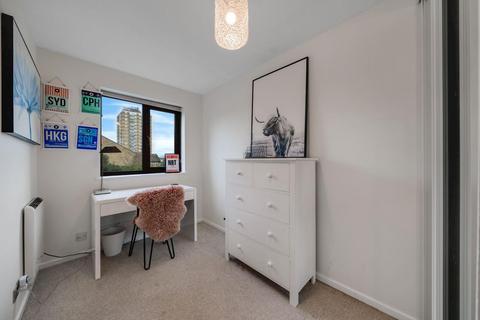 2 Ashurst Close, London, SE20 8LY