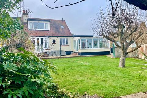 5 bedroom bungalow for sale, Dundee Close, Leigh-on-Sea, Essex, SS9