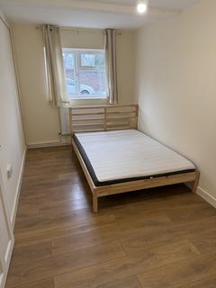 Studio to rent, Holstein Way, Erith, Kent, DA18