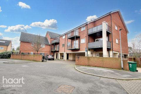 1 bedroom flat for sale, Shaw Close, STAINES-UPON-THAMES