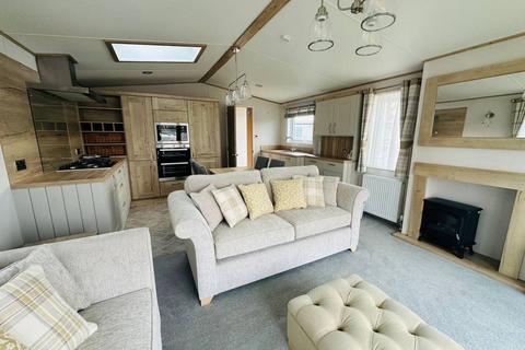 3 bedroom lodge for sale, Perowne Way Sandown